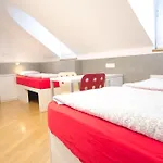 H2o Hostel *