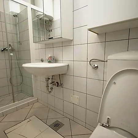 Hostel H2o *