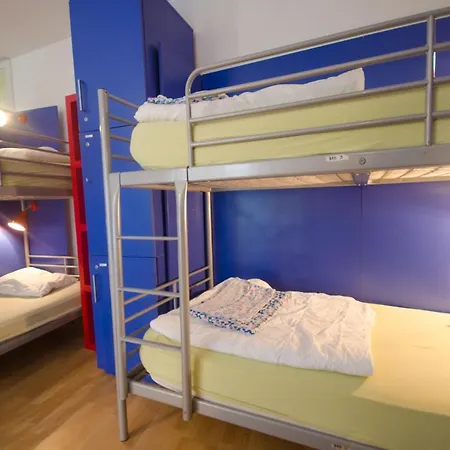 H2o Hostel *